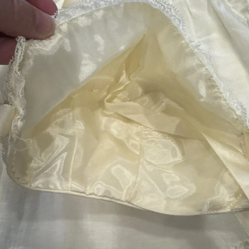 Vintage Feltman Bros 0-3 Month off white lined dress with‎ vintage bonnet